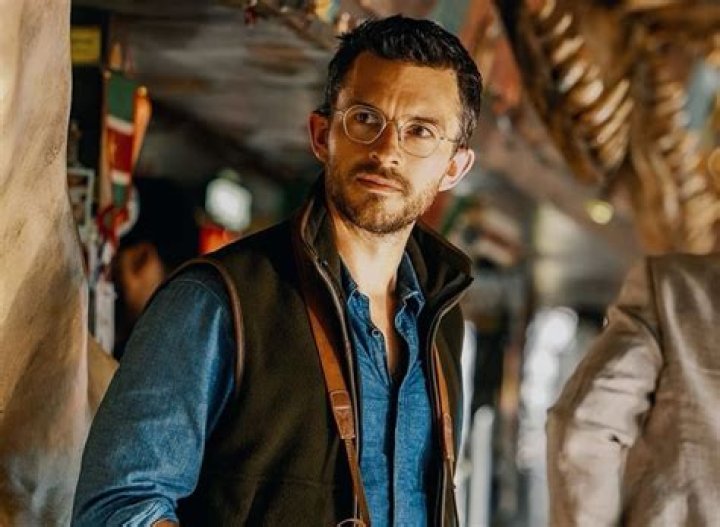 Jonathan Bailey Age, Height, Sexuality, Husband, Net Worth