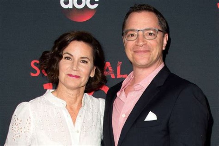 Joshua Malina Podcast, Bio, Wiki, Age, Wife, Movies and Tv Shows, Salary, and Net Worth