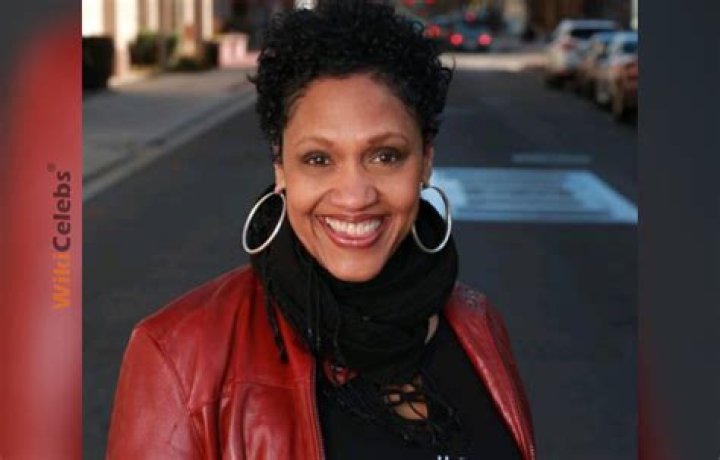 Julie McKnight Wiki, Age, Family, Husband, Career, Kids, Net Worth, & More About Ex-wife of Brian McKnight