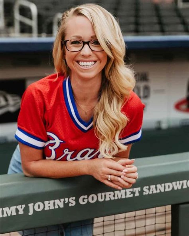 Kelsey Wingert Jomboy Media, Bio, wiki, Age, Height, Husband, Salary, and Net Worth