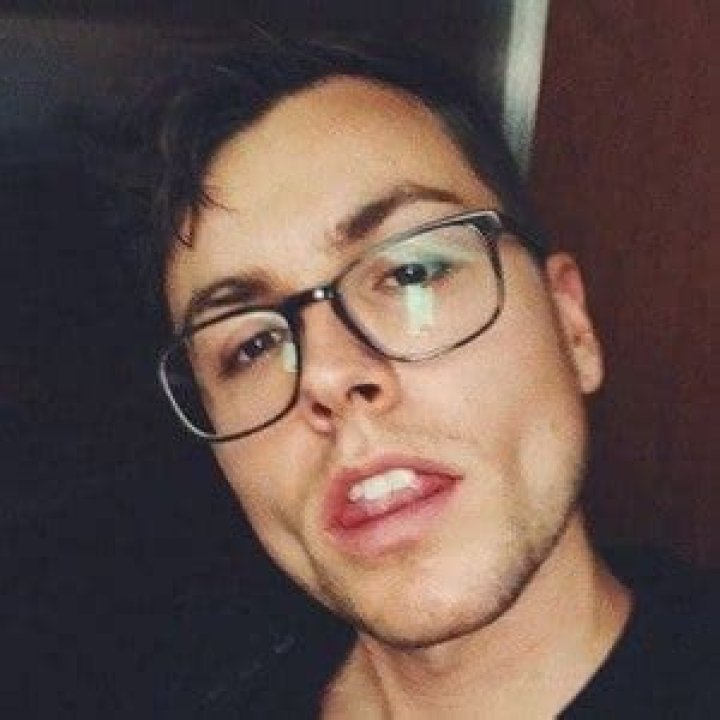 Kyle Kuhns Net Worth