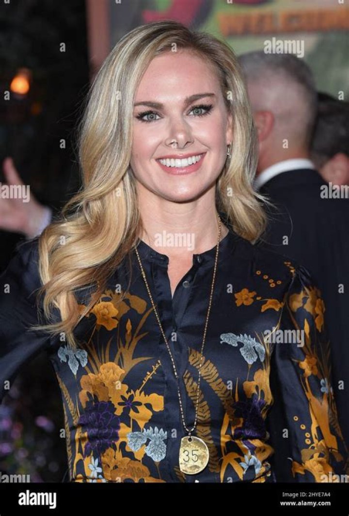 Laura Bell Bundy – Biography, Facts & Life Story