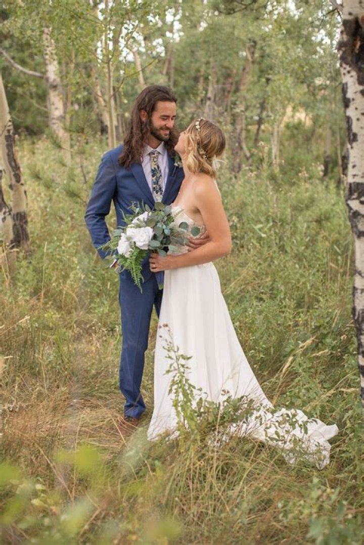 Lauren Daigle Isn't Going To Lift The Veil On Her Love Life Just Yet