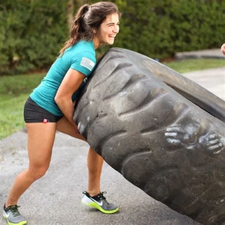 Lauren Fisher Net Worth