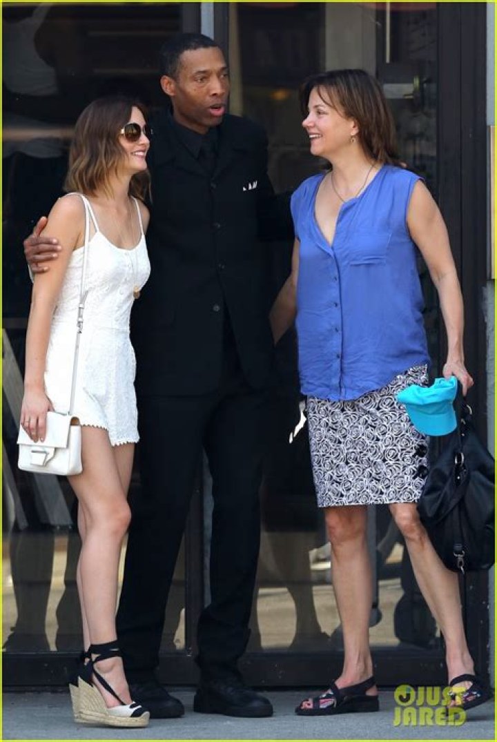 Leighton Meester’s Tumultuous History with Her Mom