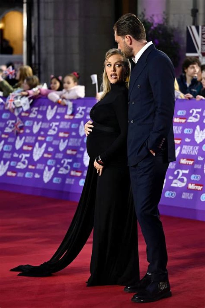 Lottie Tomlinson Height, Weight, Age, Boyfriend, Biography, Family & Wiki