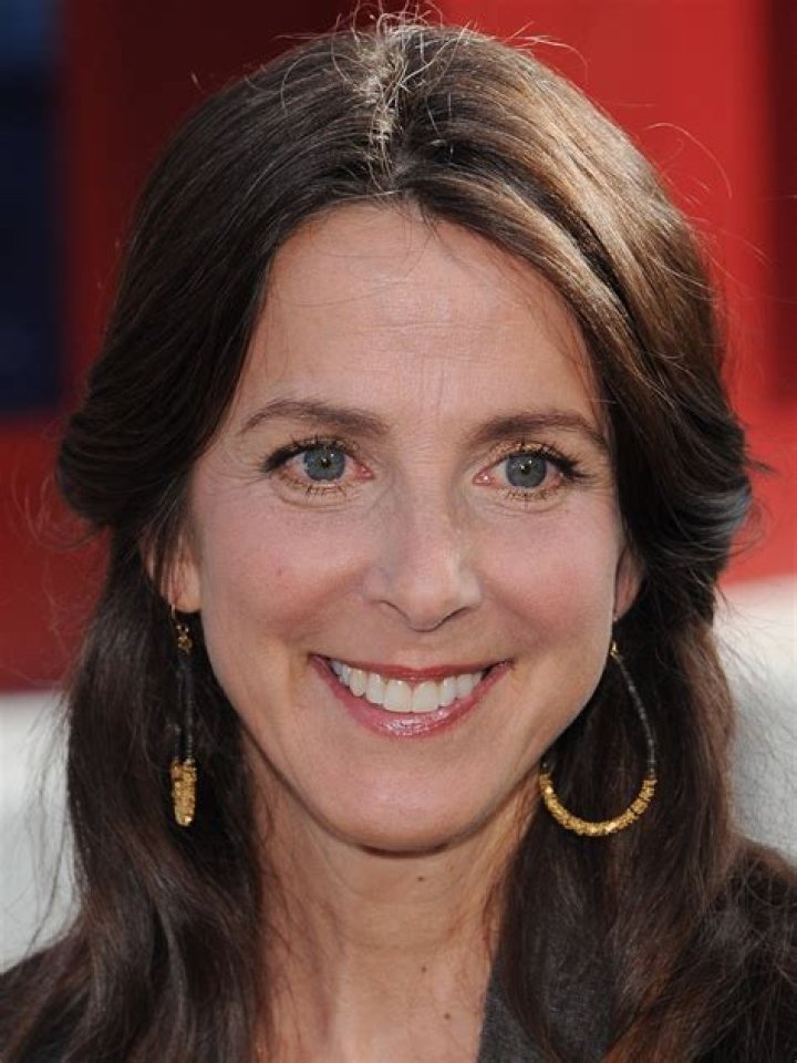 Martha Quinn Show, Bio, Wiki, Age, Height, Husband, MTV, Radio, and Net Worth