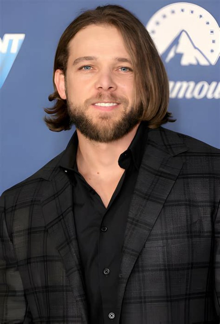 Max Thieriot – Biography, Facts & Life Story