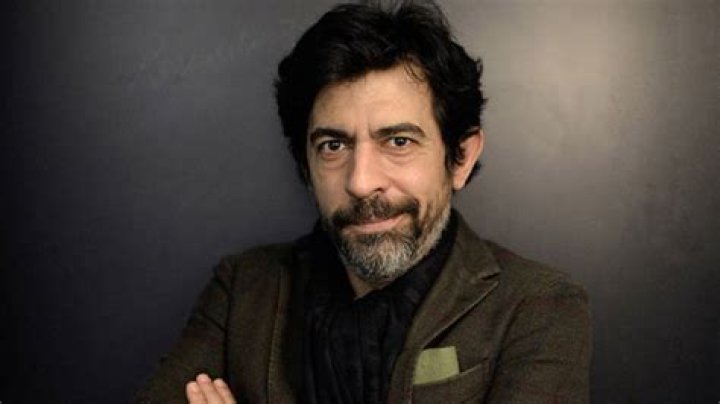 Okan Bayulgen – Biography, Facts & Life Story