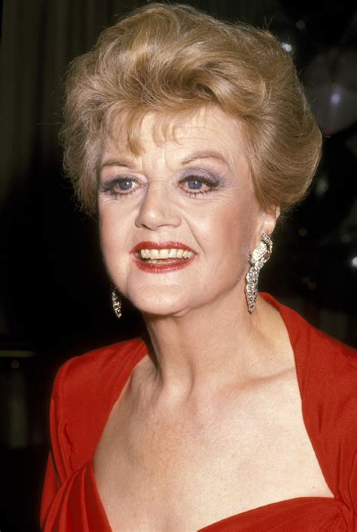People : Angela Lansbury: 10 photos incroyables des années 40 à aujourd'hui - Celebrity.tn