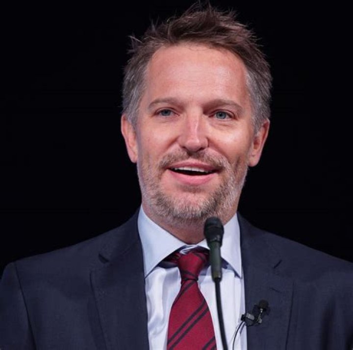 Ryan Roslansky LinkedIn, Bio, Wiki, Age, Wife, Email, Salary, and Net Worth