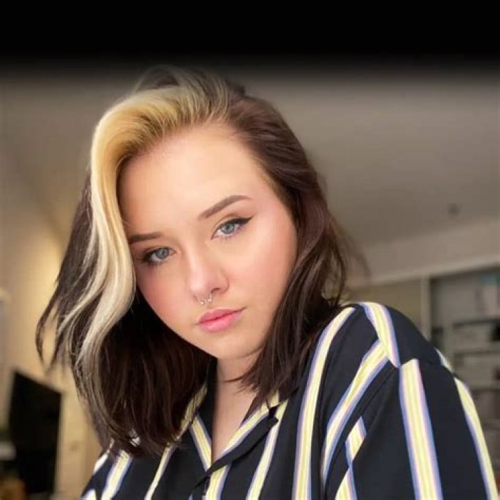 Sarah Schauer Age, Net Worth, Height, Bio, Birthday