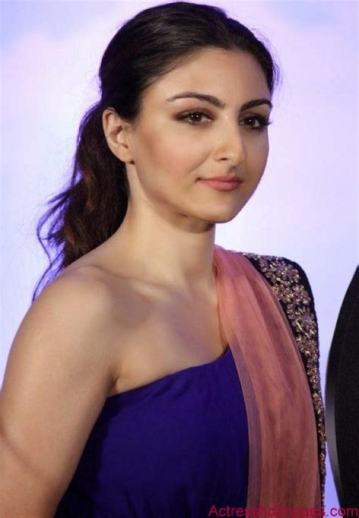 Soha Ali Khan – Biography, Facts & Life Story