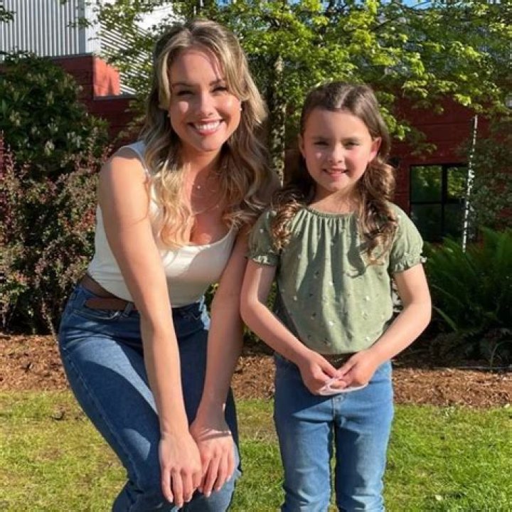 Stephanie Bennett Height