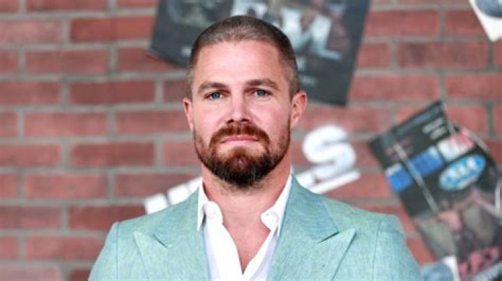 Stephen Amell Phone Number, WhatsApp Number Contact Number Mobile