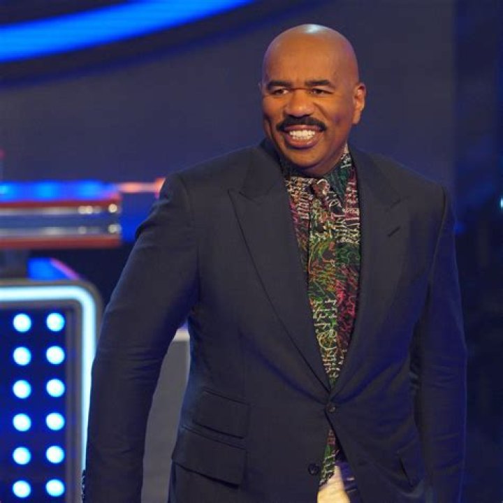 Steve Harvey – Biography, Facts & Life Story