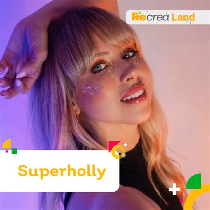  Celebrity Superholly Wiki, Age, Husband, Net Worth, Height, FamilyBy Abhishek Yadav January 16, 2024 