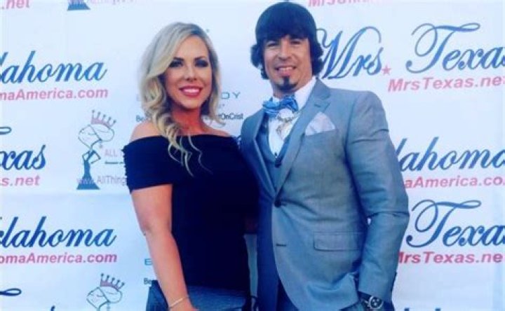 Suzi Slay now, why did she leave "Texas Flip N Move." Her wiki-bio, controversy, family.