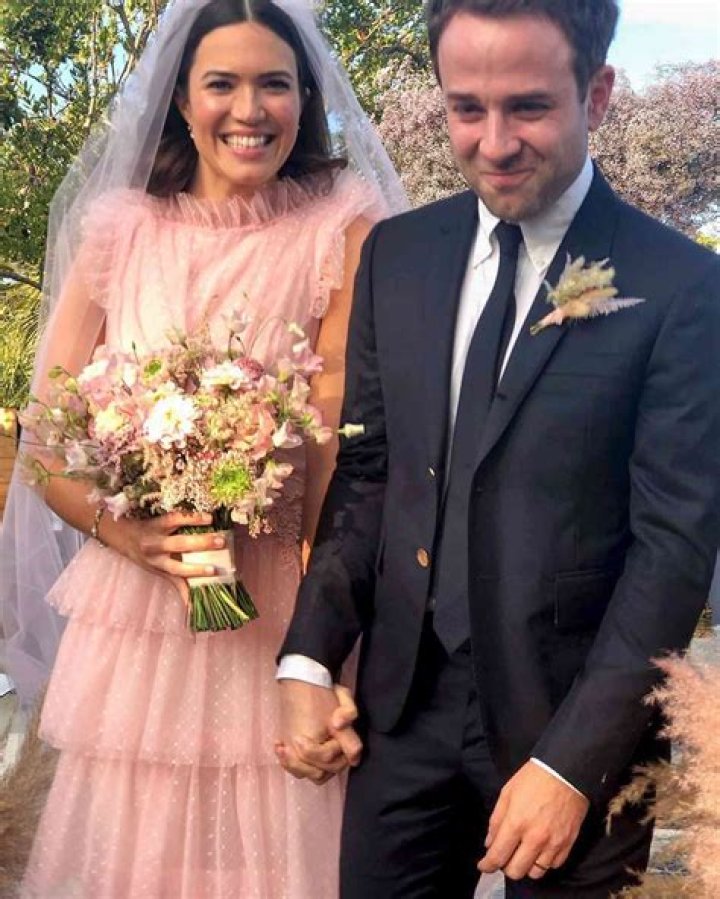 Taylor Goldsmith & Mandy Moore Married, Inside Their Secret Wedding Ceremony