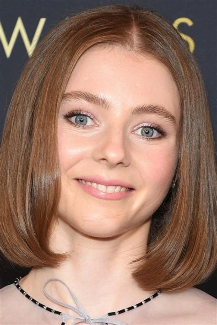 Thomasin McKenzie Bio, Wiki, Age, Height, Boyfriend, Movies, Hobbit, and Net Worth