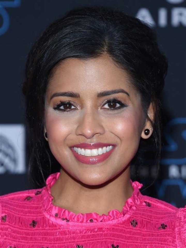Tiya Sircar – Biography, Facts & Life Story