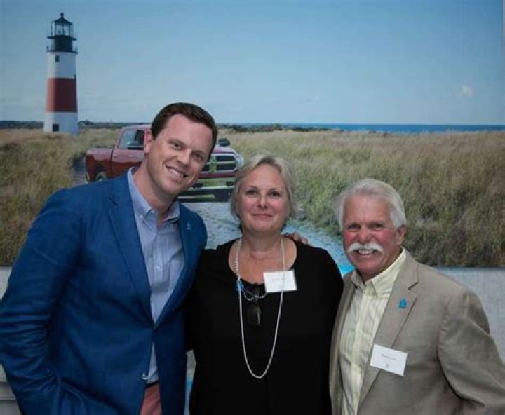 Wayne Carini Splendid Net Worth With Wife Of 3 Decades & Daughters! Cars For Now & Ever