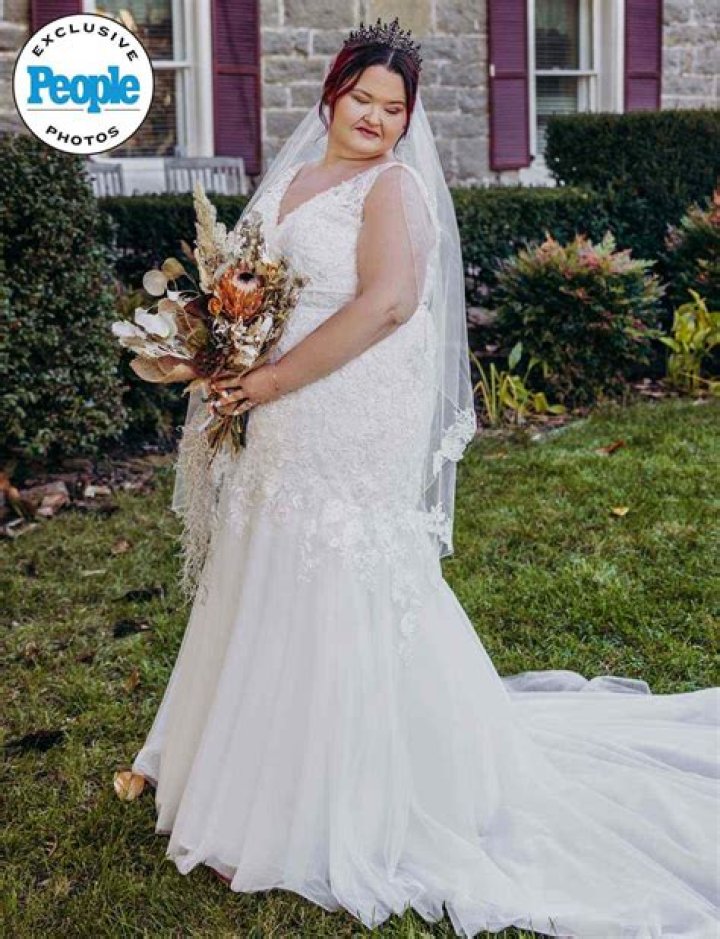 Amy Slaton Makes It Her Job to Take Care of Her Sister — but What Does She Do for a Living?