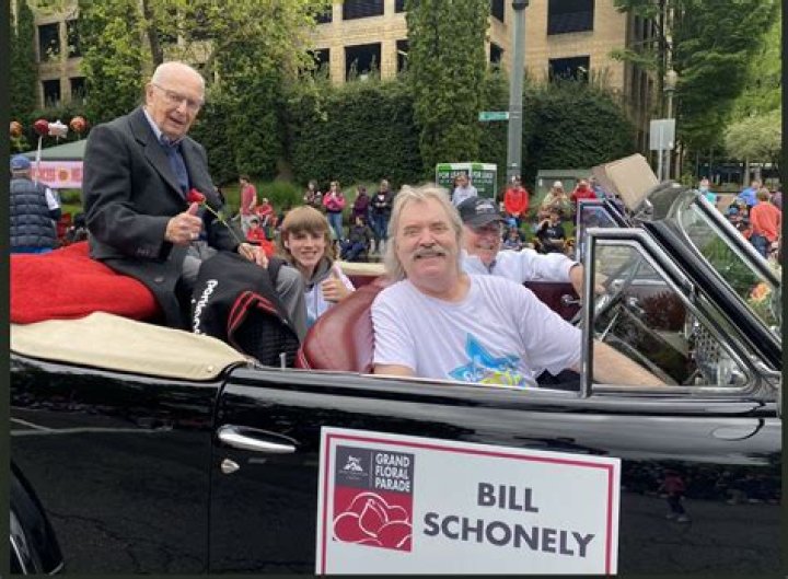 Who Is Bill Schonely Wife Dottie Schonely? Kids Family