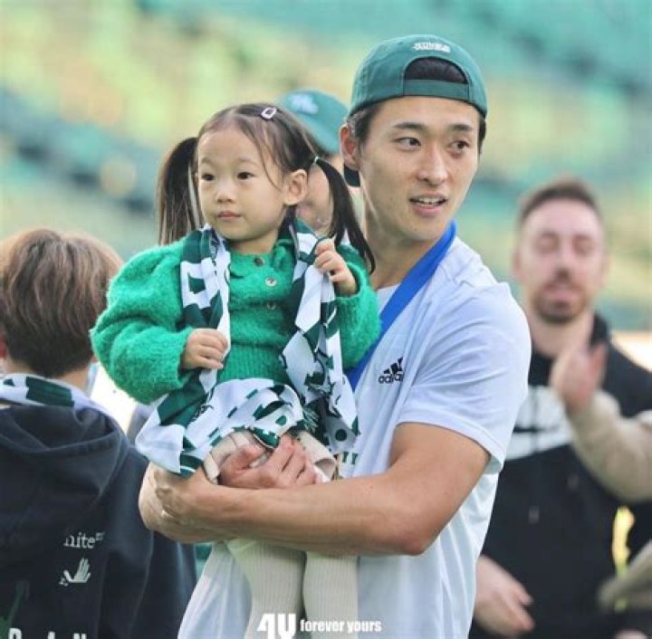 Who Is Cho Gue-Sung Girlfriend? Family And Net Worth