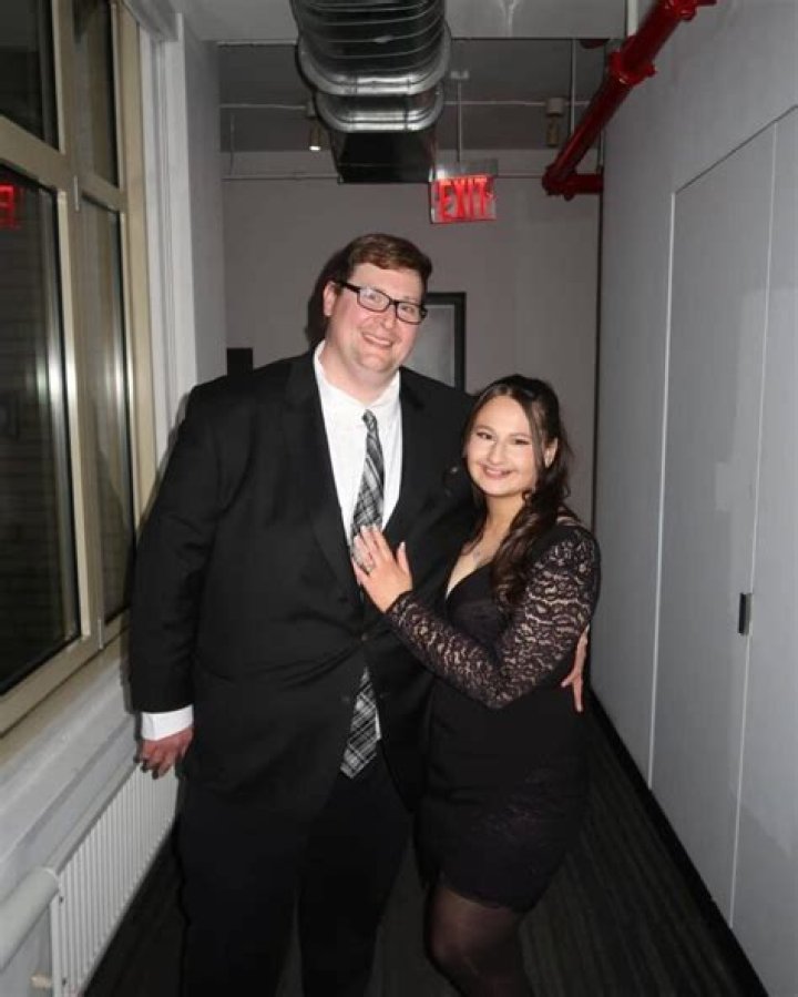  Famous Who is Gypsy Rose Friend Aleah Woodmansee? All About HerBy Angelina Scott January 22, 2024 