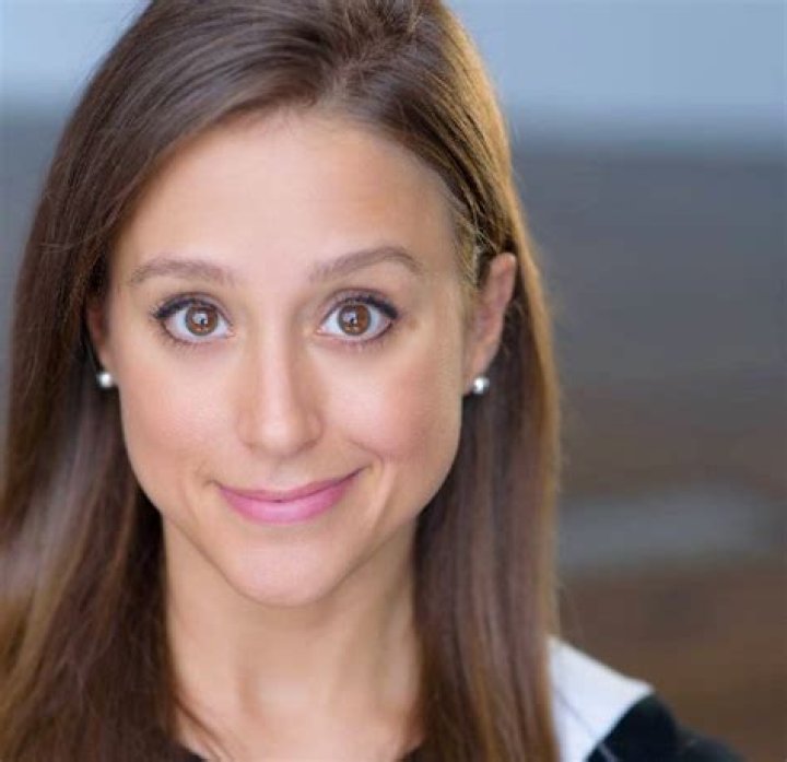 Married-Lauren Lopez [Starkid] Wiki-Bio, net worth, height, husband, kids.