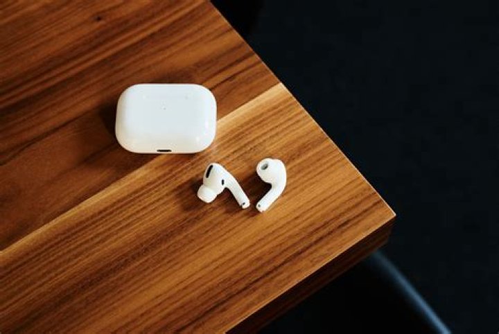 There Are Many Reasons Why Your AirPods Could Be Randomly Pausing