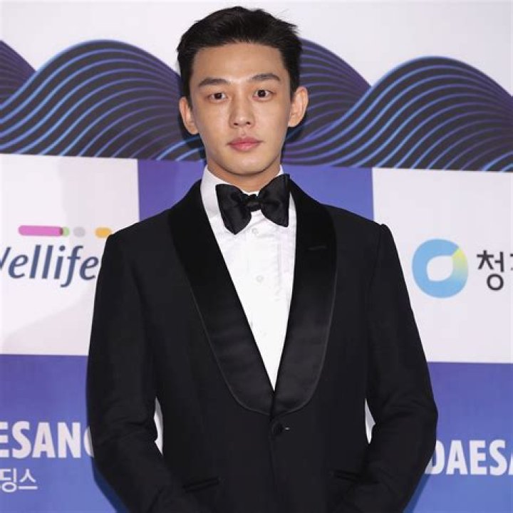 Yoo Ah In Bio, Wiki, Age, Partener, Hellbound, Alive, Burning, and Net Worth