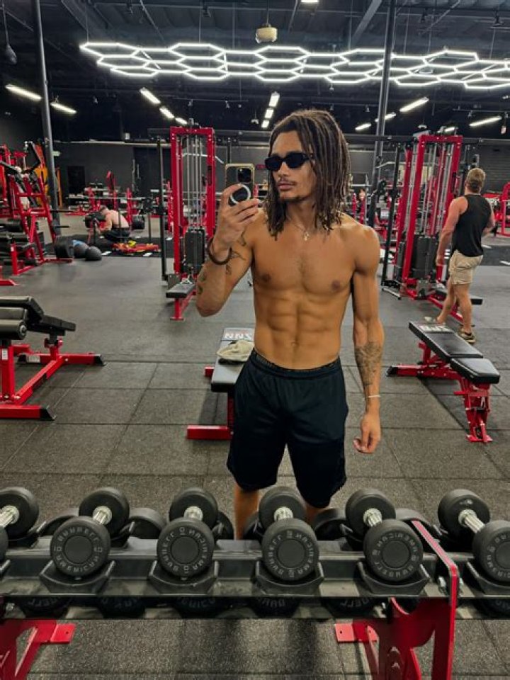 Zion Kuwonu Phone Number, WhatsApp Number Contact Number Mobile